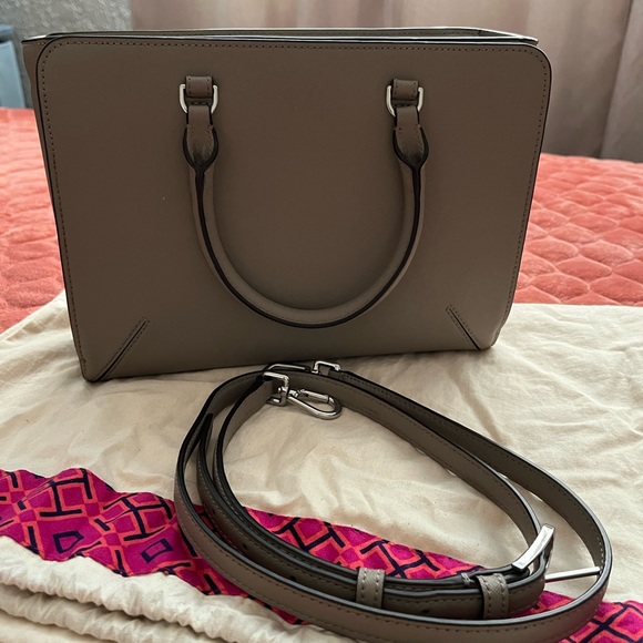 Authentic Tory Burch Robinson - Picture 3 of 6